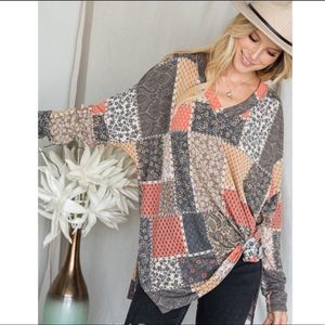 ❤️V Neck Patchwork Relaxed Fit Side Slit Detail Top!❤️